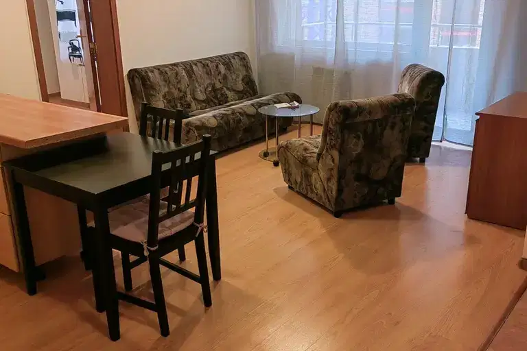 3-bedroom apartment in Sofiya, Hipodruma