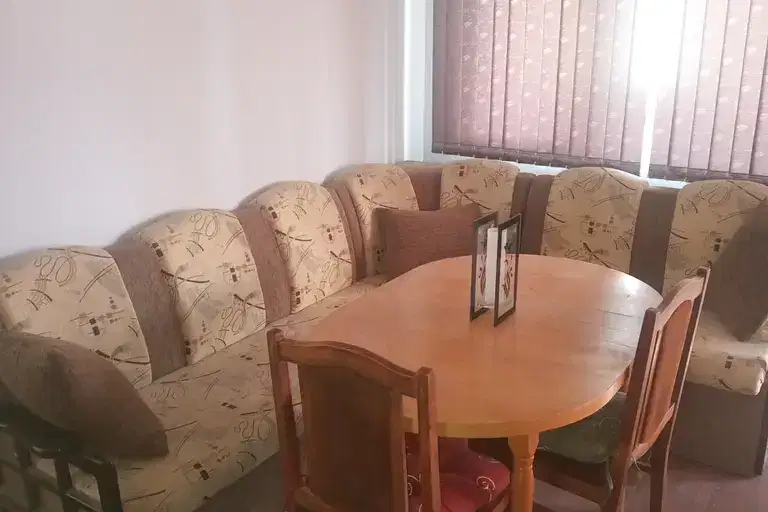 Тристаен апартамент в Пазарджик, Идеален център