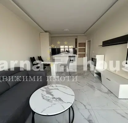 Снимка 2 — Тристаен апартамент с тераса и паркомясто в Изгрев, Варна