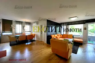 Тристаен апартамент в София, Изгрев