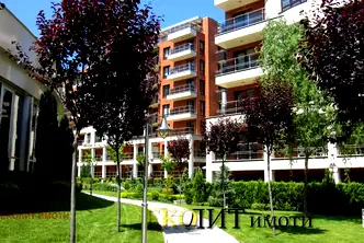 Тристаен апартамент в София, Изток