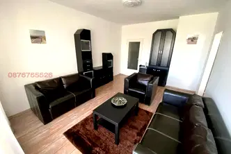 Тристаен апартамент в Перник, Изток