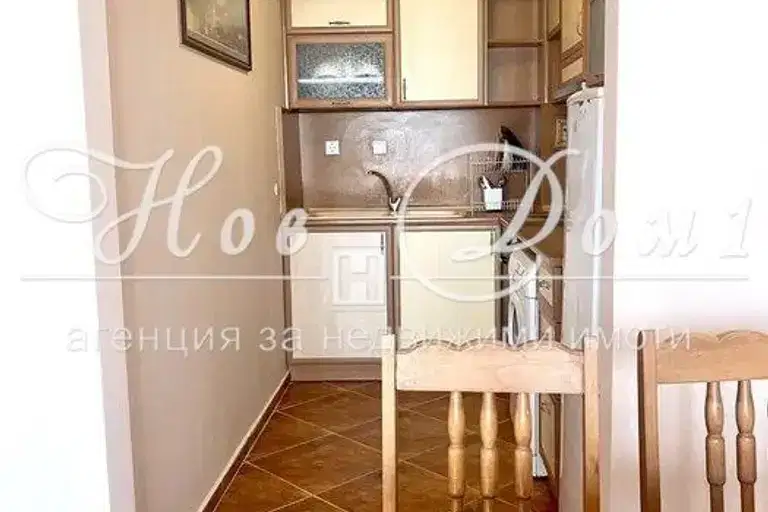 Тристаен апартамент във Варна, Колхозен пазар