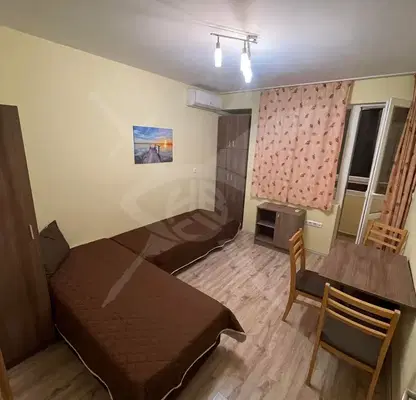 Снимка 4 — Тристаен апартамент във Варна, Колхозен пазар