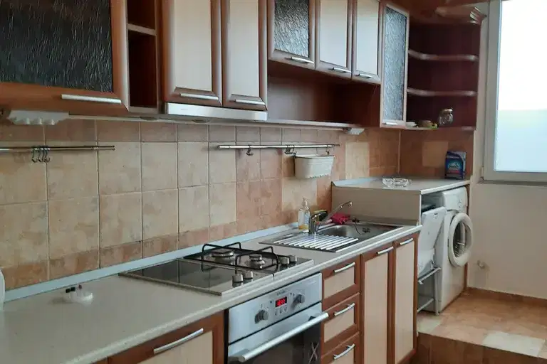 3-bedroom apartment in Sofiya, Krasno Selo