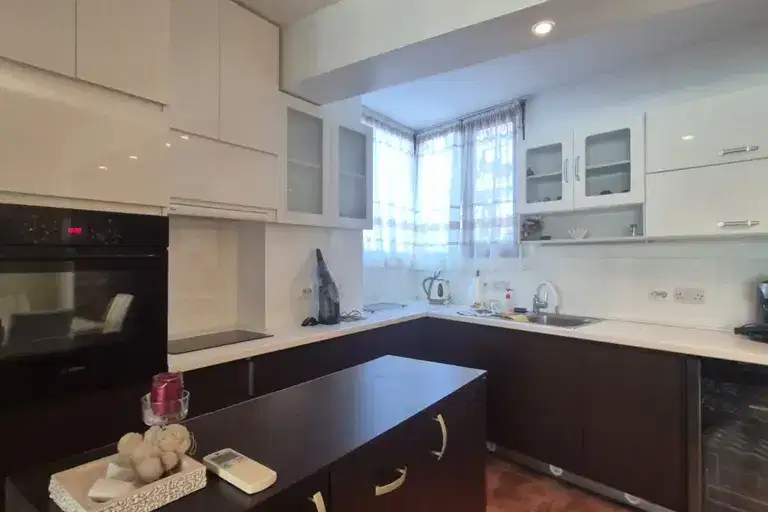 3-bedroom apartment in Plovdiv, Kyrshiyaka