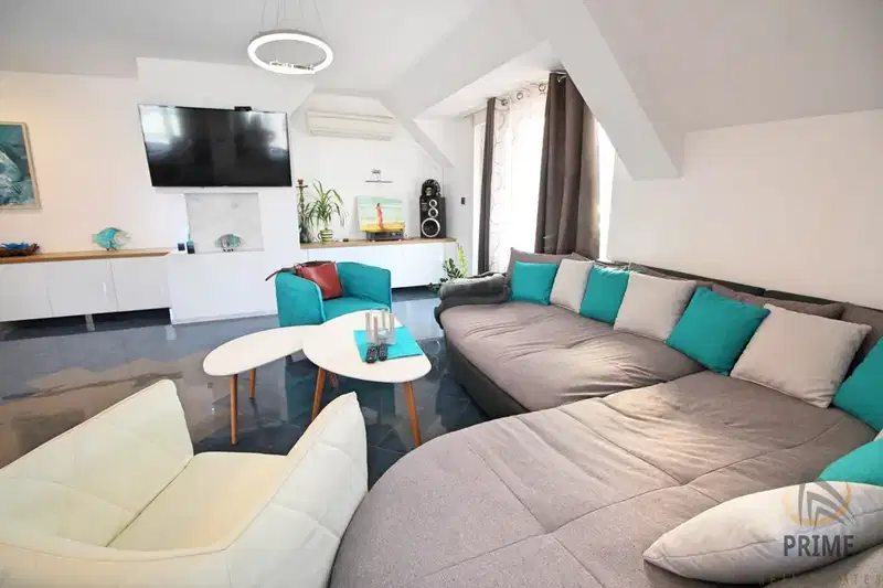 3-bedroom apartment in Burgas, Lazur
