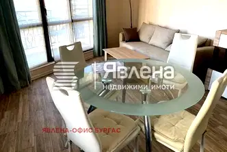 Тристаен апартамент в Бургас, Лазур