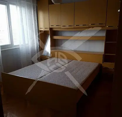Снимка 3 — Тристаен апартамент във Варна, Левски 1