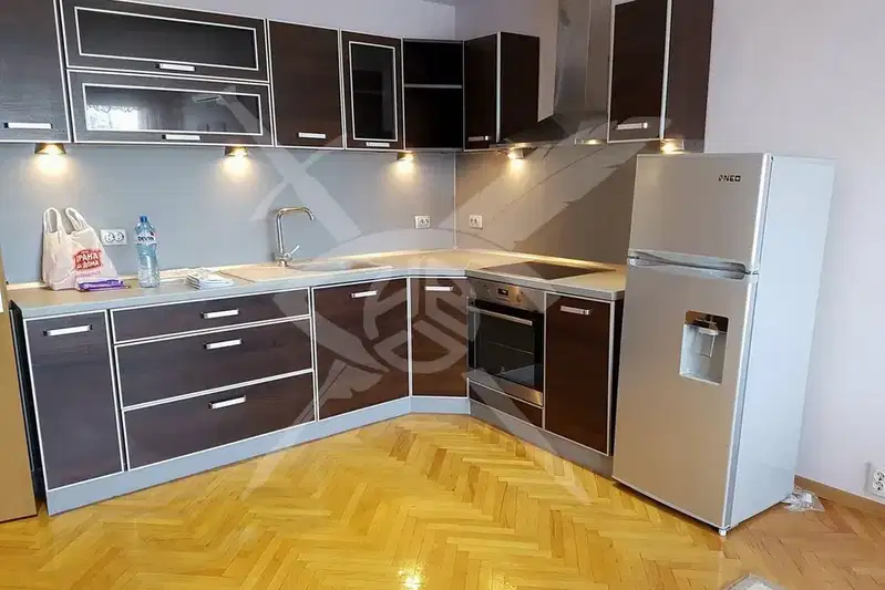 Тристаен апартамент във Варна, Левски 1