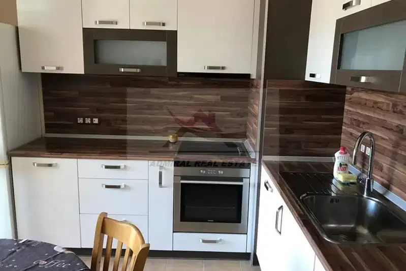 Тристаен апартамент във Варна, Левски 1