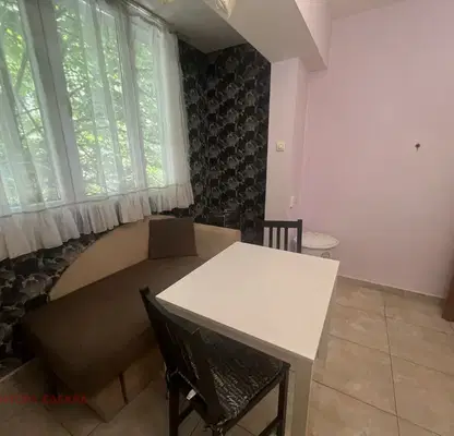 Снимка 2 — Тристаен апартамент във Варна, Левски 2