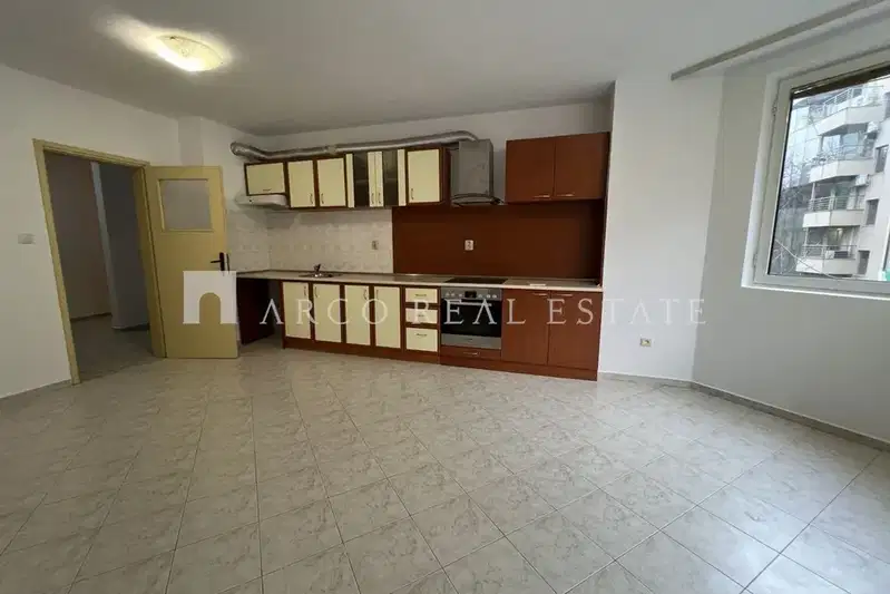 3-bedroom apartment in Sofiya, Lozenec