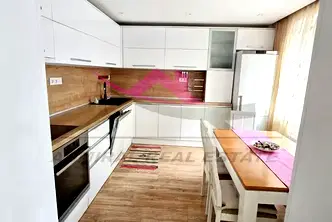 Тристаен апартамент във Варна, Лятно кино Тракия