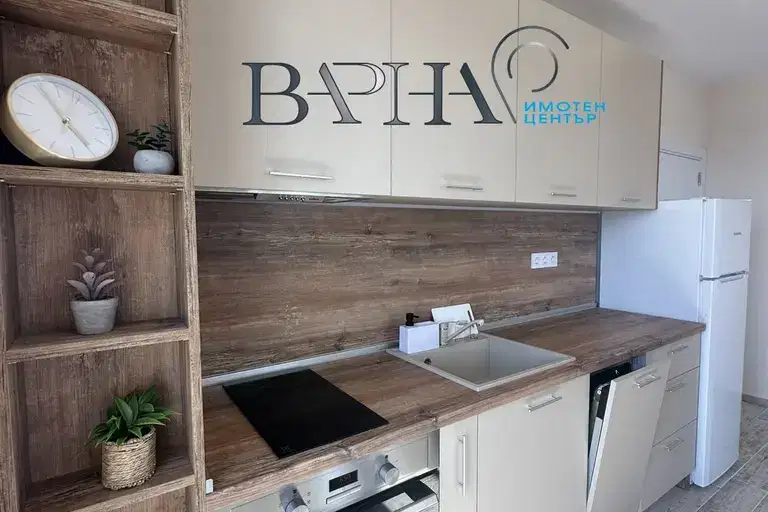 Тристаен апартамент във Варна, м-т Пчелина