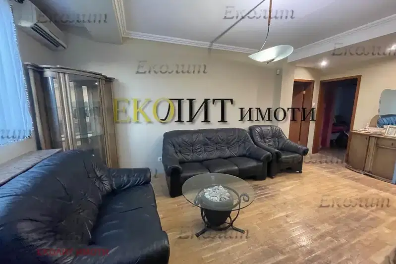 3-bedroom apartment in Sofiya, Medicinska Akademiya