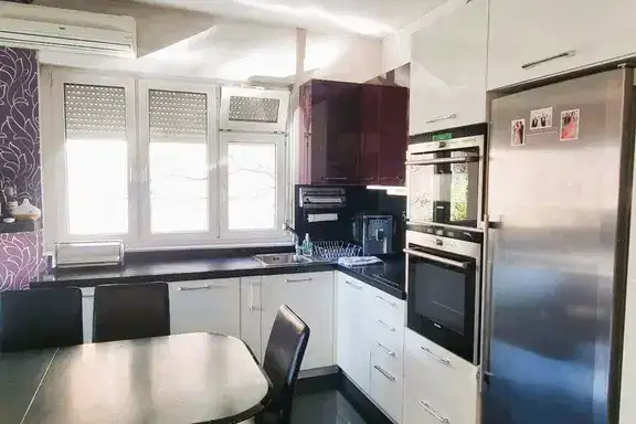 3-bedroom apartment in Sofia, Oborishte