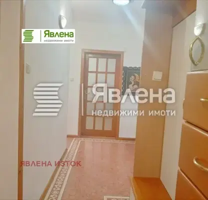 Снимка 2 — Просторен 3-стаен апартамент в Овча купел 2 с голяма тераса