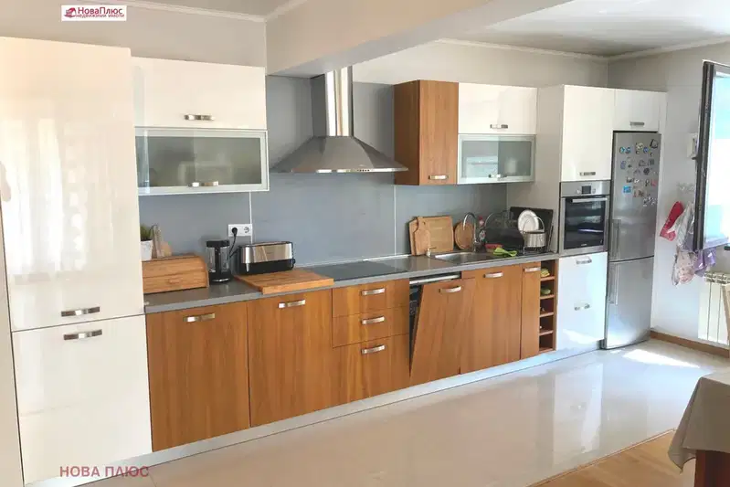 3-bedroom apartment in Sofiya, Reduta