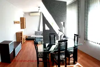 Тристаен апартамент в Бургас, Сарафово