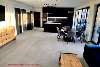Тристаен апартамент в Бургас, Сарафово
