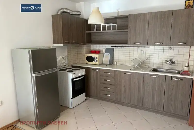Тристаен апартамент в Плевен, Широк център