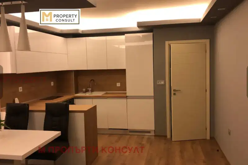 Тристаен апартамент в Плевен, Широк център