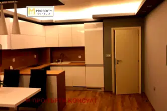 Тристаен апартамент в Плевен, Широк център