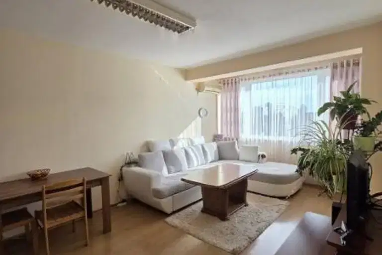3-bedroom apartment in Burgas, Slaveikov