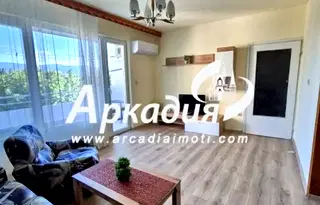Тристаен апартамент с тераса в Тракия, Пловдив