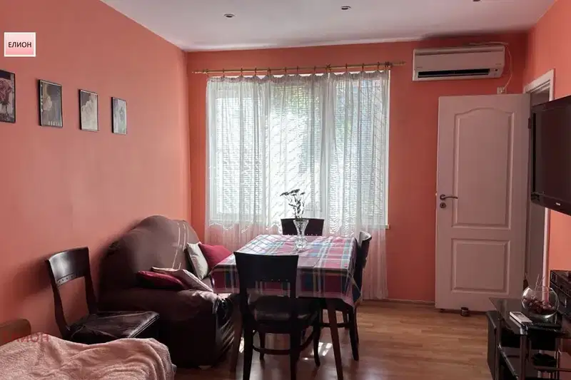 3-bedroom apartment in Pernik, Tvyrdi Livadi