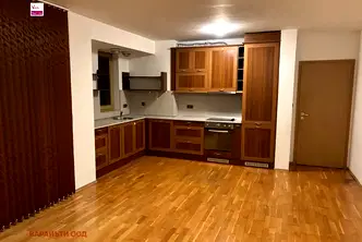 Тристаен апартамент в София, Витоша