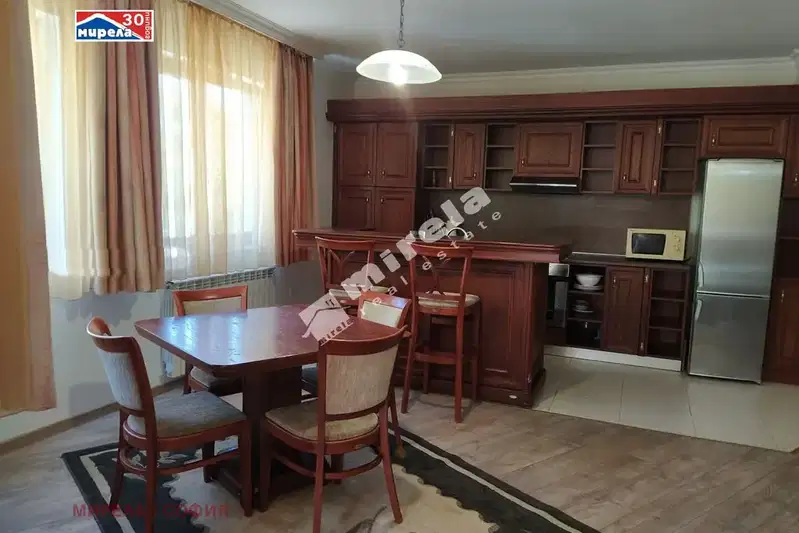 Тристаен апартамент в София, Витоша