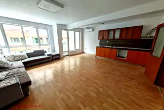Тристаен апартамент в Бургас, Възраждане