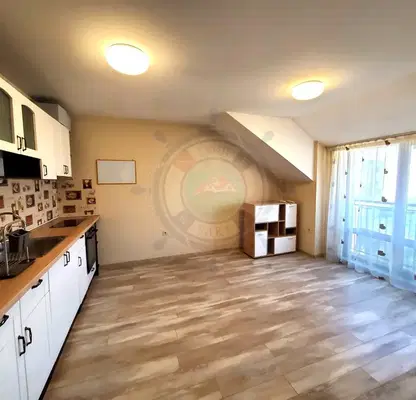 Снимка 2 — Тристаен апартамент във Варна, Зимно кино Тракия