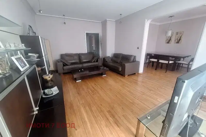 3-bedroom apartment in Sofiya, Zona B-5