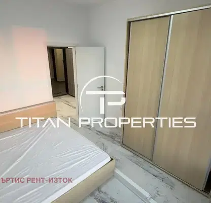 Снимка 3 — Тристаен апартамент 160 кв.м в Зорница с тераса