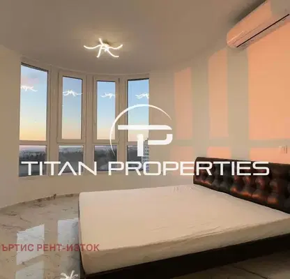 Снимка 4 — Тристаен апартамент 160 кв.м в Зорница с тераса