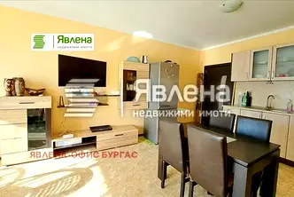 Тристаен апартамент в Бургас, Несебър