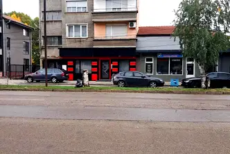 Заведение в Монтана, Широк център