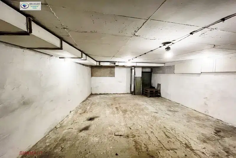 Garage/Parking in Ruse, Centyr