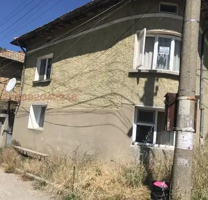 Photo 2 — House in Oblast Tyrgovishte, Omurtag