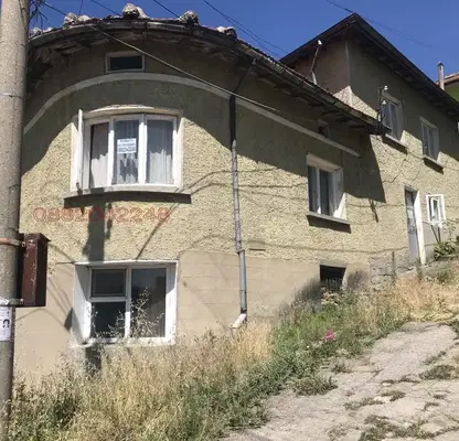 Photo 3 — House in Oblast Tyrgovishte, Omurtag