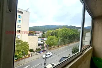 Тристаен апартамент в Благоевград, Петрич