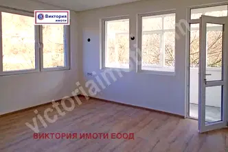 Многостаен апартамент във Велико Търново, Асенов