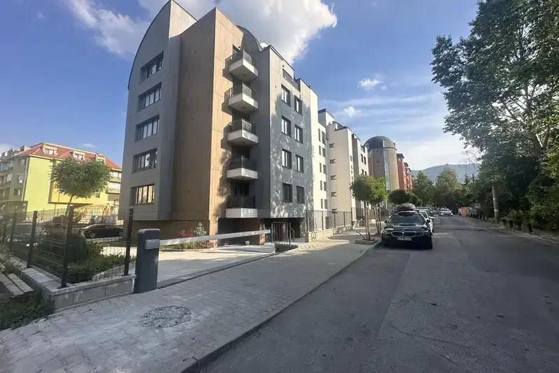 Многостаен апартамент в София, Борово