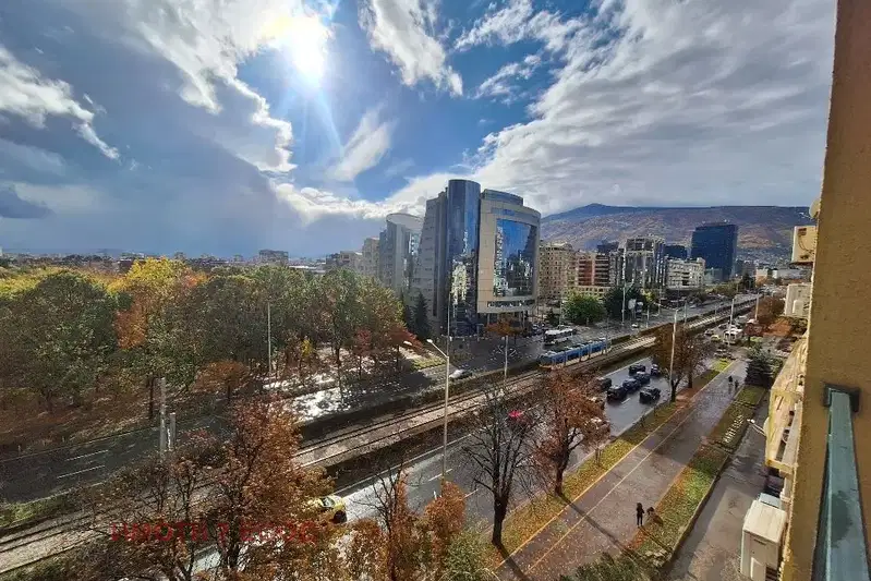 Многостаен апартамент в София, Борово