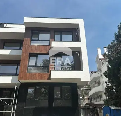 Снимка 2 — Многостаен апартамент във Варна, Бриз