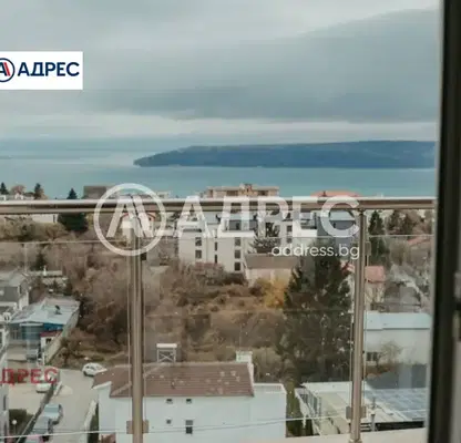 Снимка 5 — Многостаен апартамент във Варна, Бриз