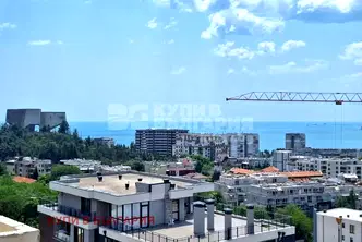 Четиристаен апартамент с морска панорама в Бриз, Варна